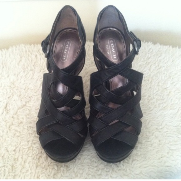 Like New Coach Heels size 7 - Picture 1 of 3